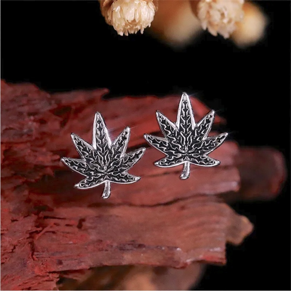 New Sterling Silver Leaf Studs